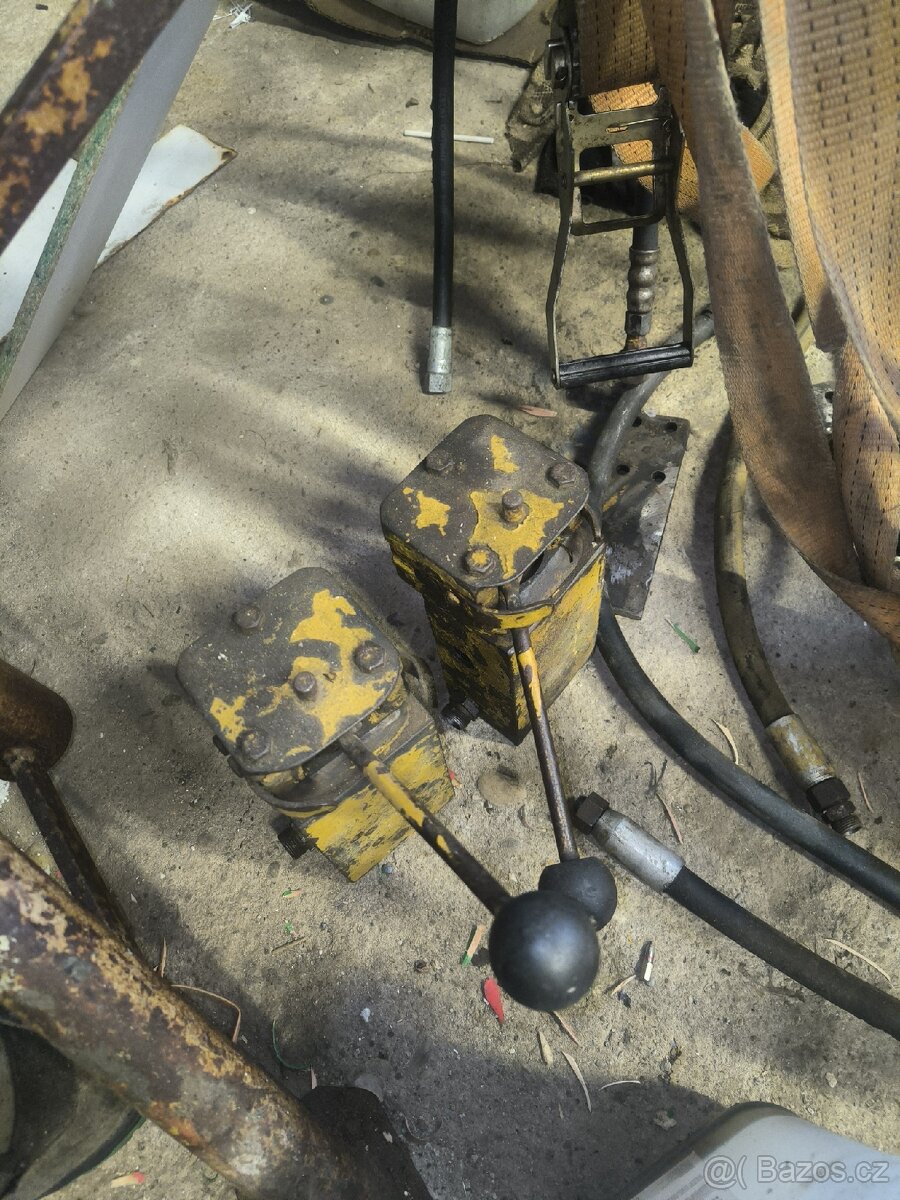 Hydraulický rozvaděč