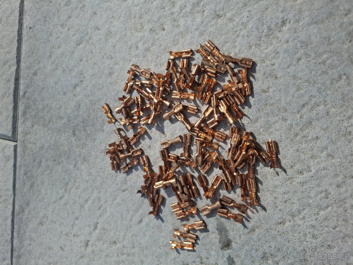 Nové konektory Škoda Tatra Jawa