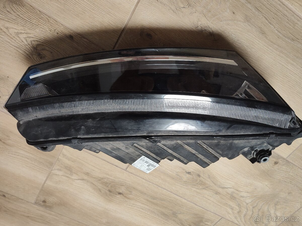 Přední LED světlomet Octavia 4