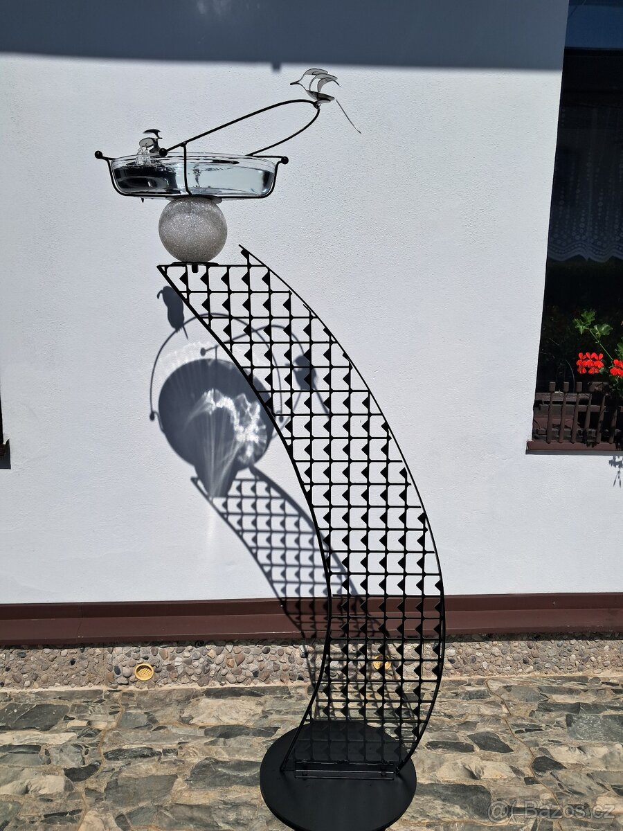 Ptačí lázen-pítko