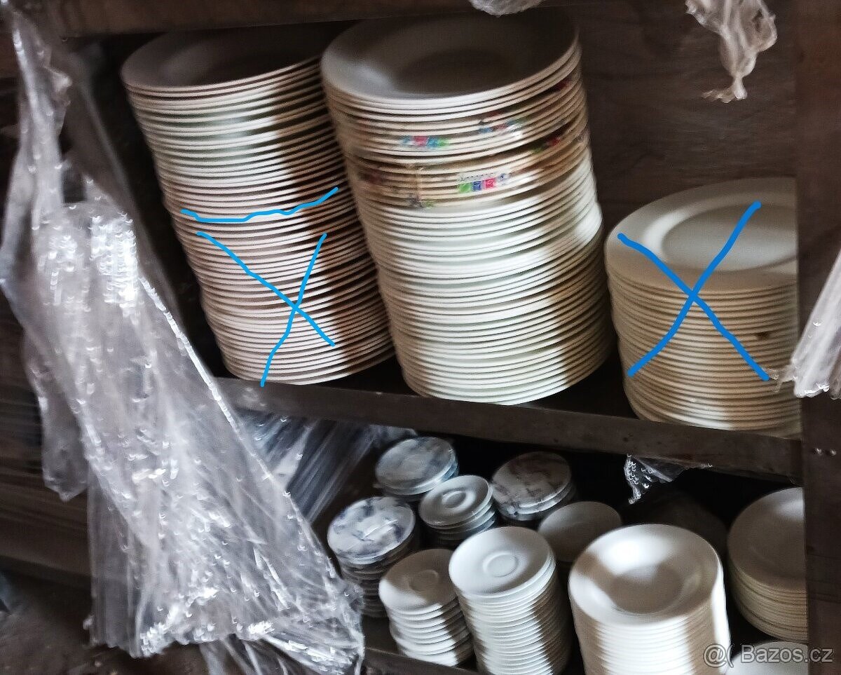 Talíře do restaurace Arcoroc Zenix..