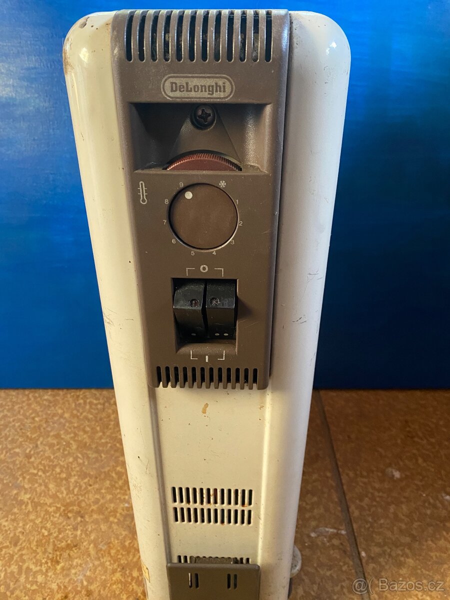 Olejovy topny radiator DeLonghi