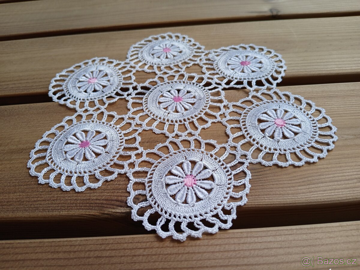 Háčkované dečky-cena je uvedena za kus