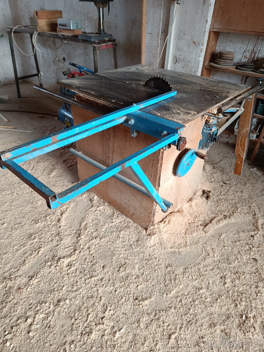 Pila a fréza na dřevo