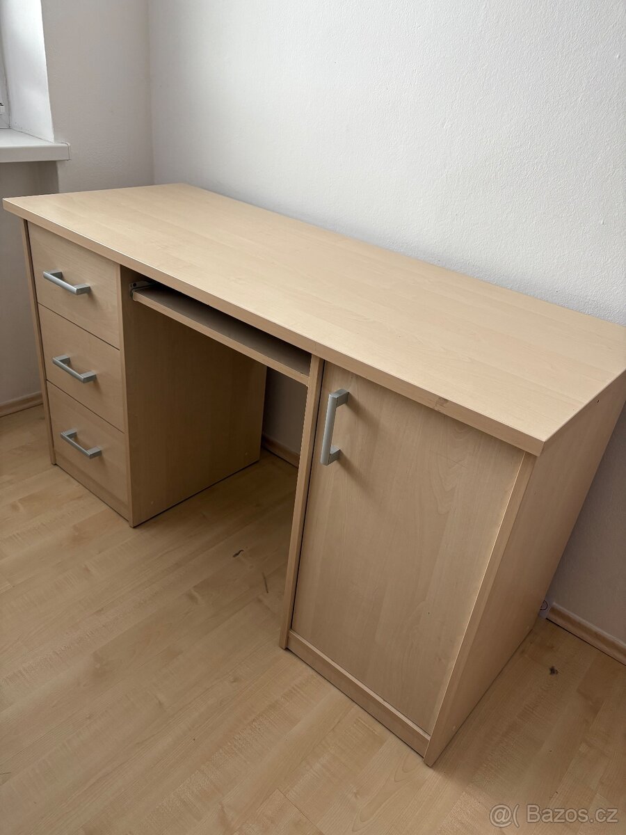 Prodám psací stůl