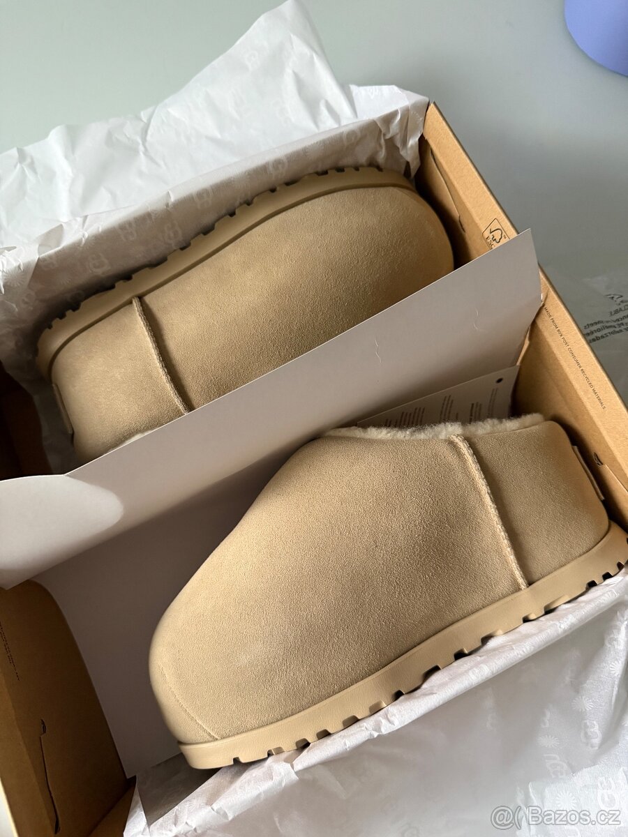 Ugg pumped slides válenky
