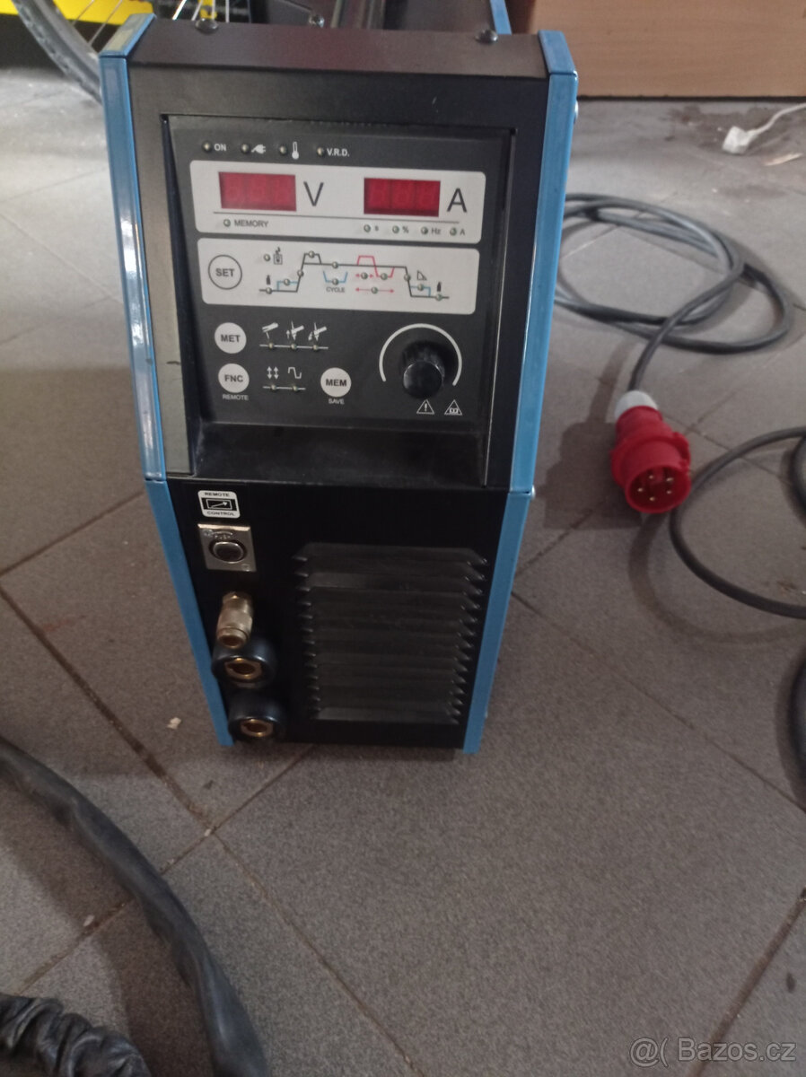svářečka kitin 220 HF tig+kabely