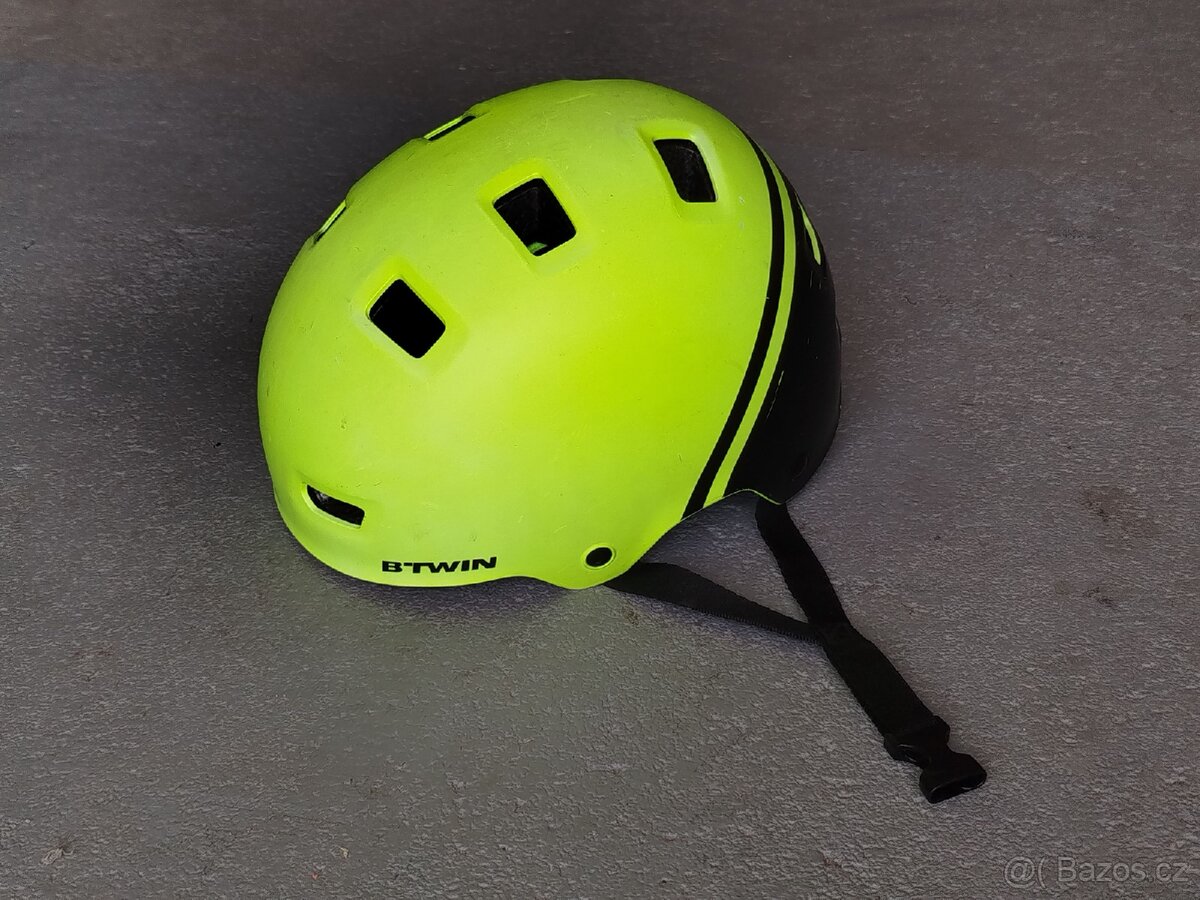 Přilba skate na kolo, brusle