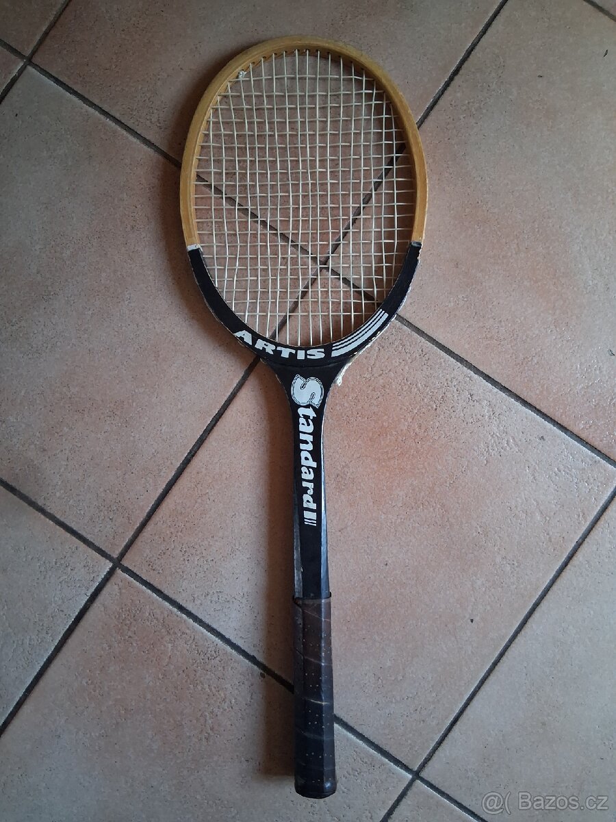 Stará raketa Artis