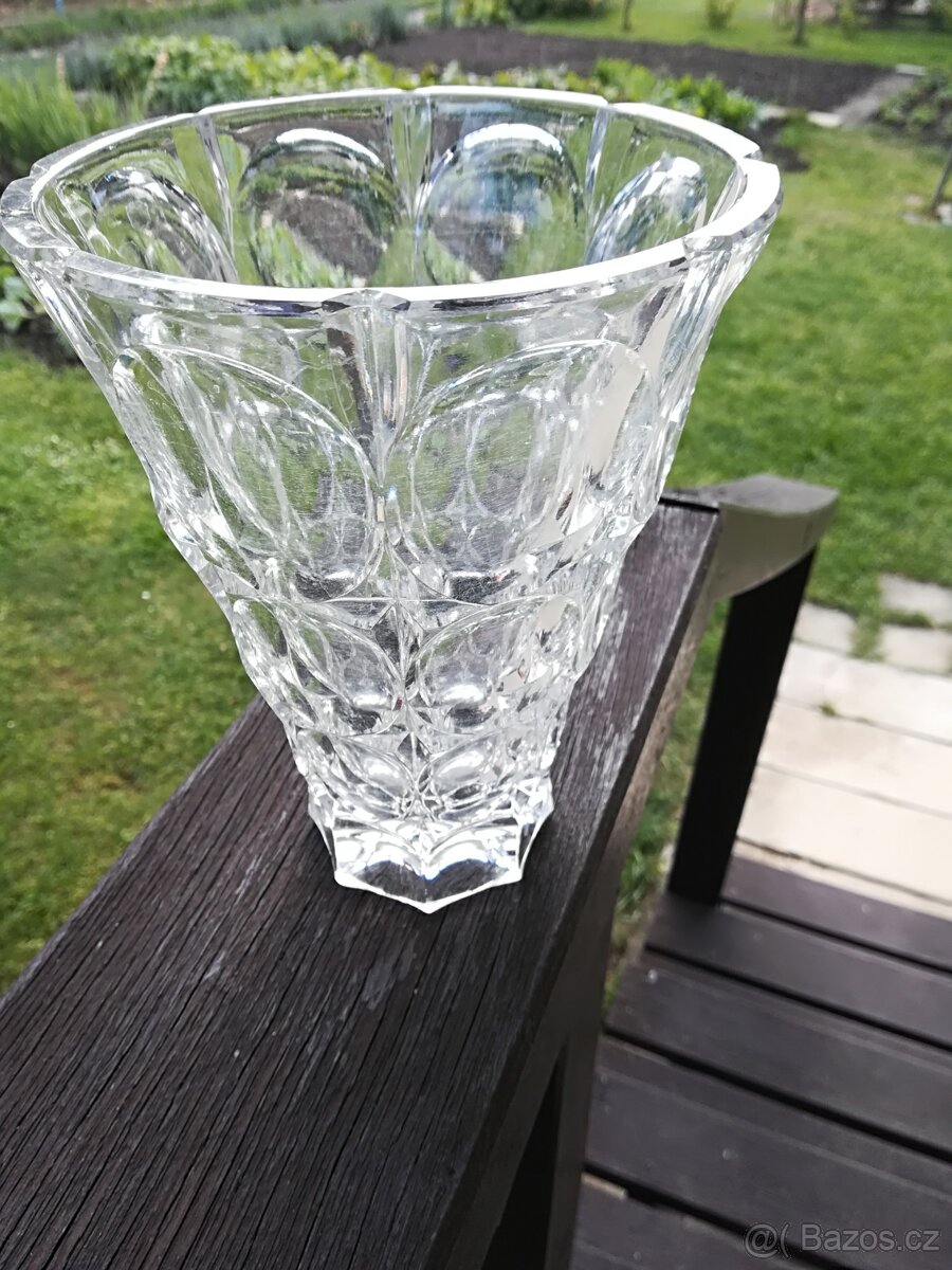 Retro skleněná váza (těžké silnostěnné sklo)
