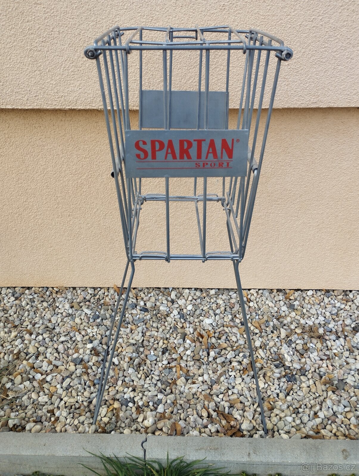 Koš na tenisové míčky
