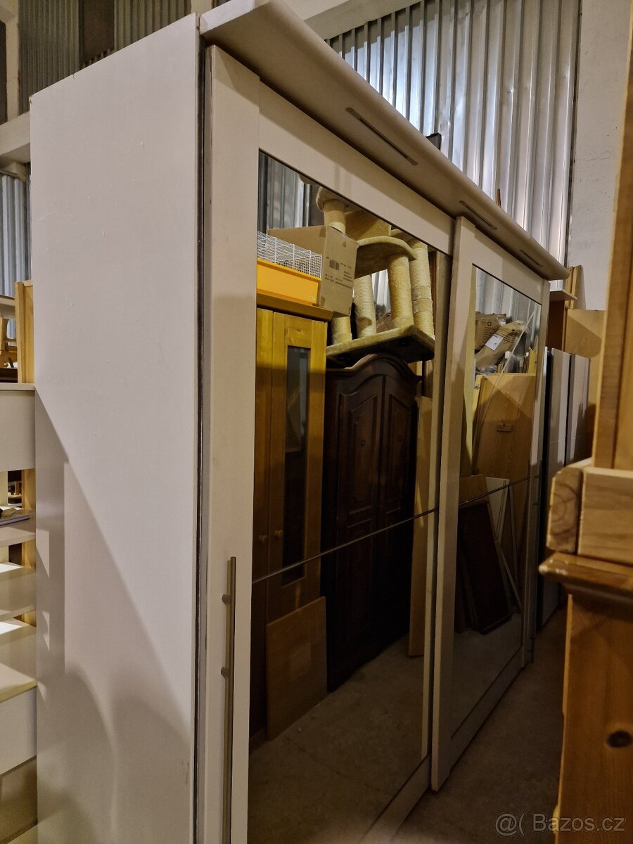 Skrin Šatní Soupaci 65x275 výška 232 cm