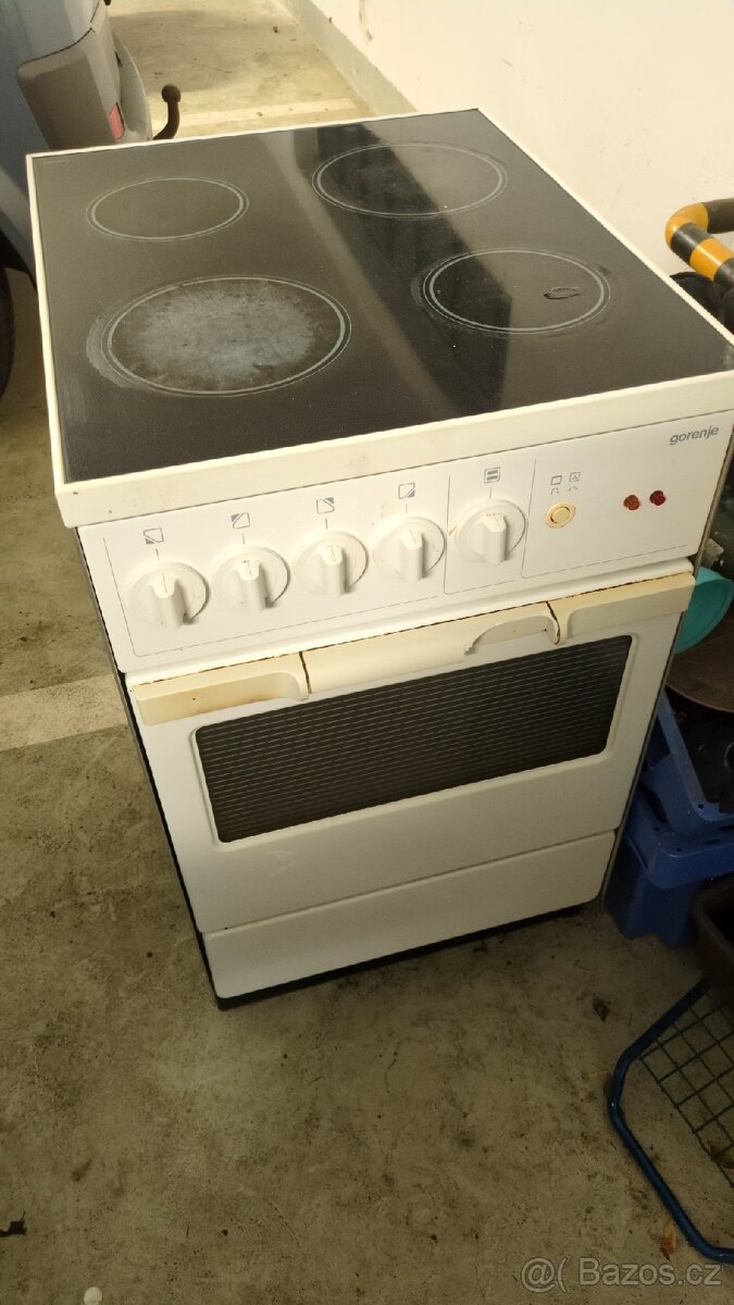 Sporak Gorenje - elektricky s troubou a plne funkcni