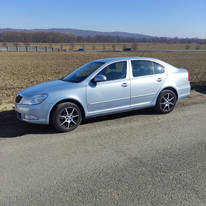 Škoda Octavia 1.6 MPI sedan benzín Zelená metalíza