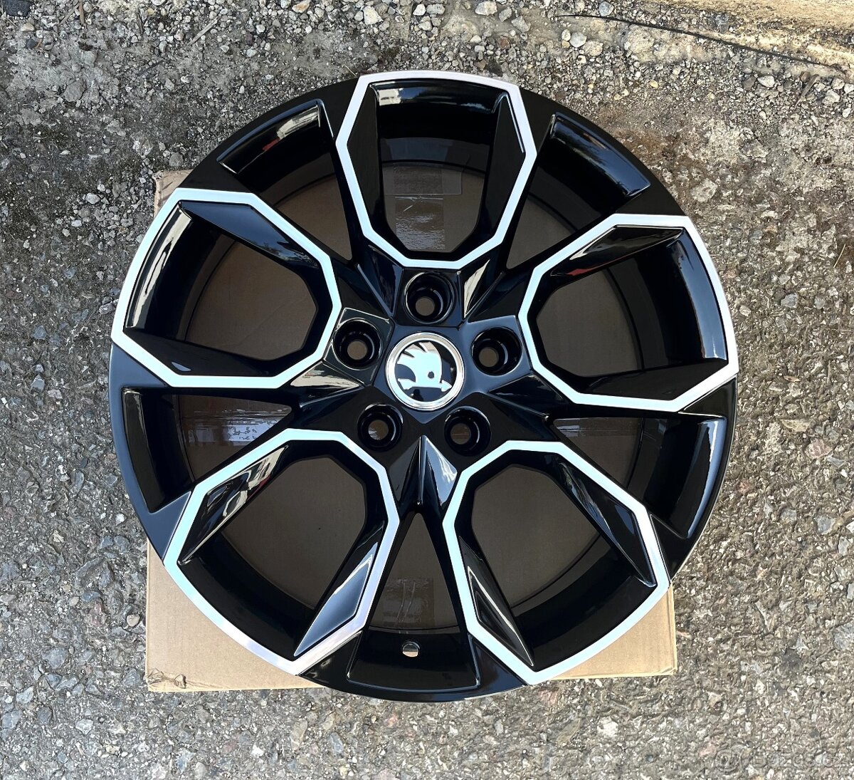 5x112 17 Nové ALU KOLA ŠKODA 17 5x112...
