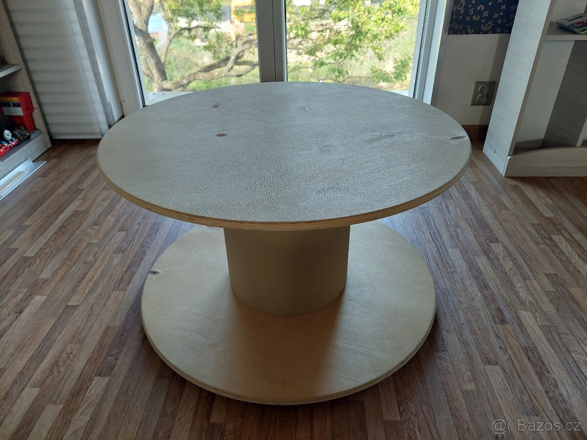 Kulatý stolek průměr 75cm