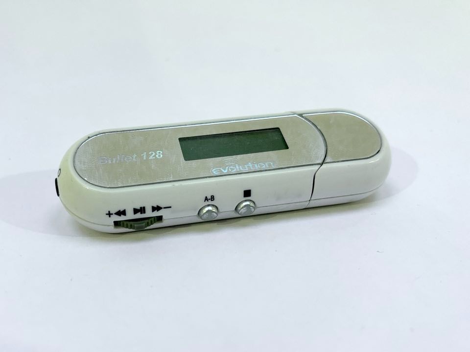 MP3 přehrávač Bullet 128 Evolution - originál cca 30-35 let
