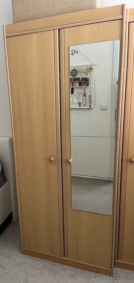 Šatní skříň