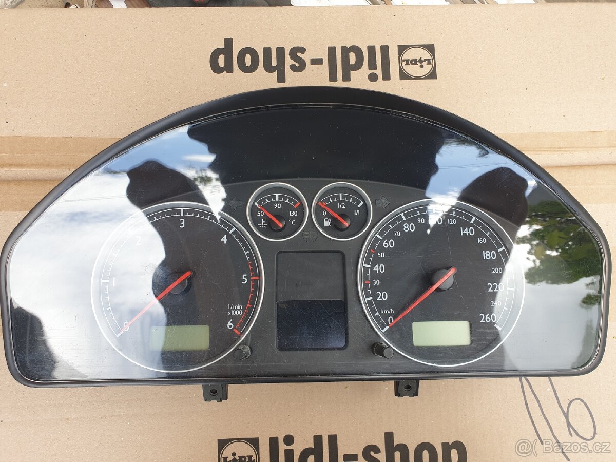 Volkswagen sharan 1 budíky polodot