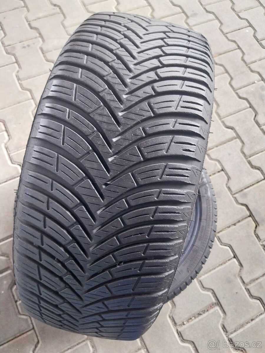 Prodám 2 x celoroční pneu Kleber 205/45/17