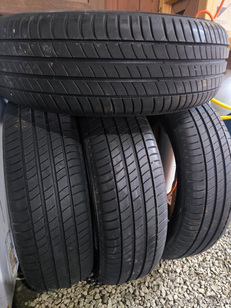 Letni pneu Michelin 195 55 R20