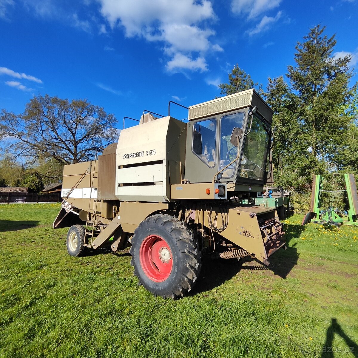 Kombajn E514