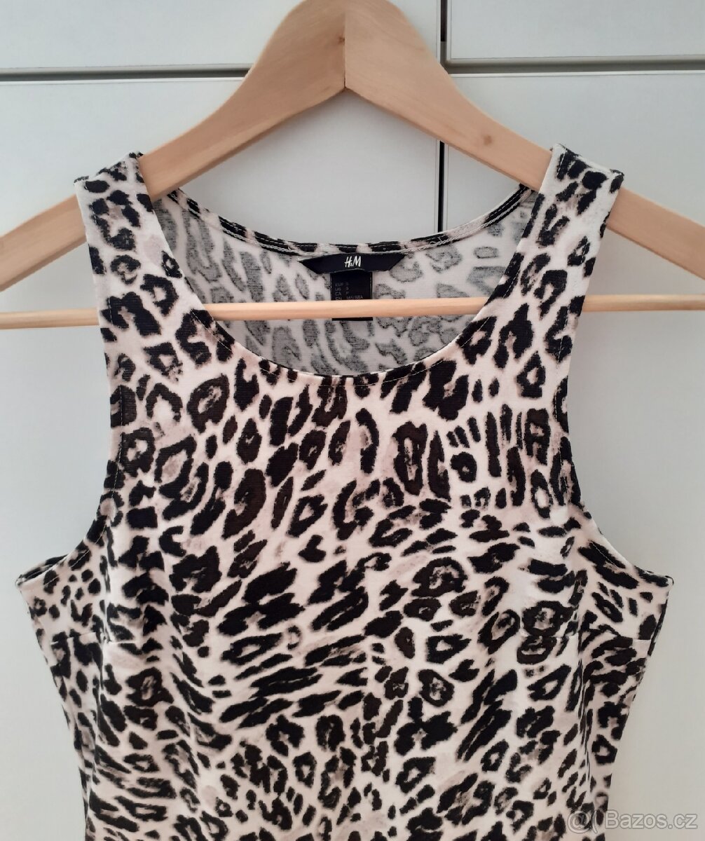 Šaty se zvířecím vzorem H&M