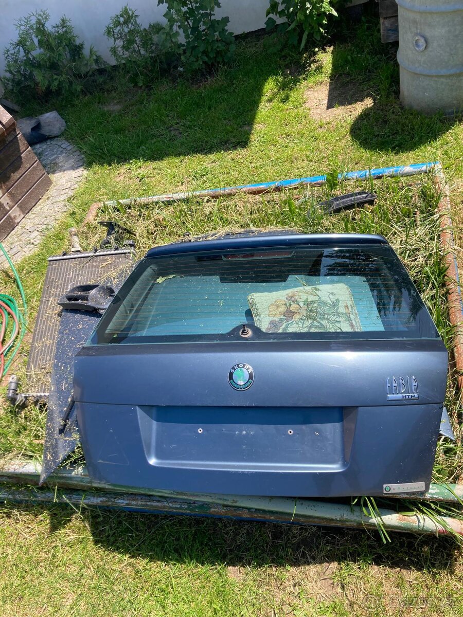 Zadní páté dveře Škoda Fabia I.