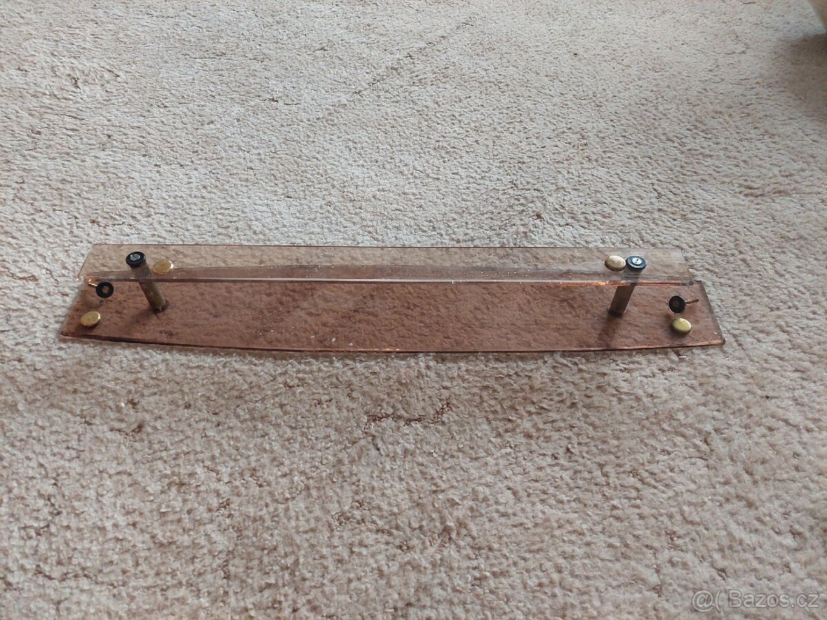 Skleněný držák na ručníky