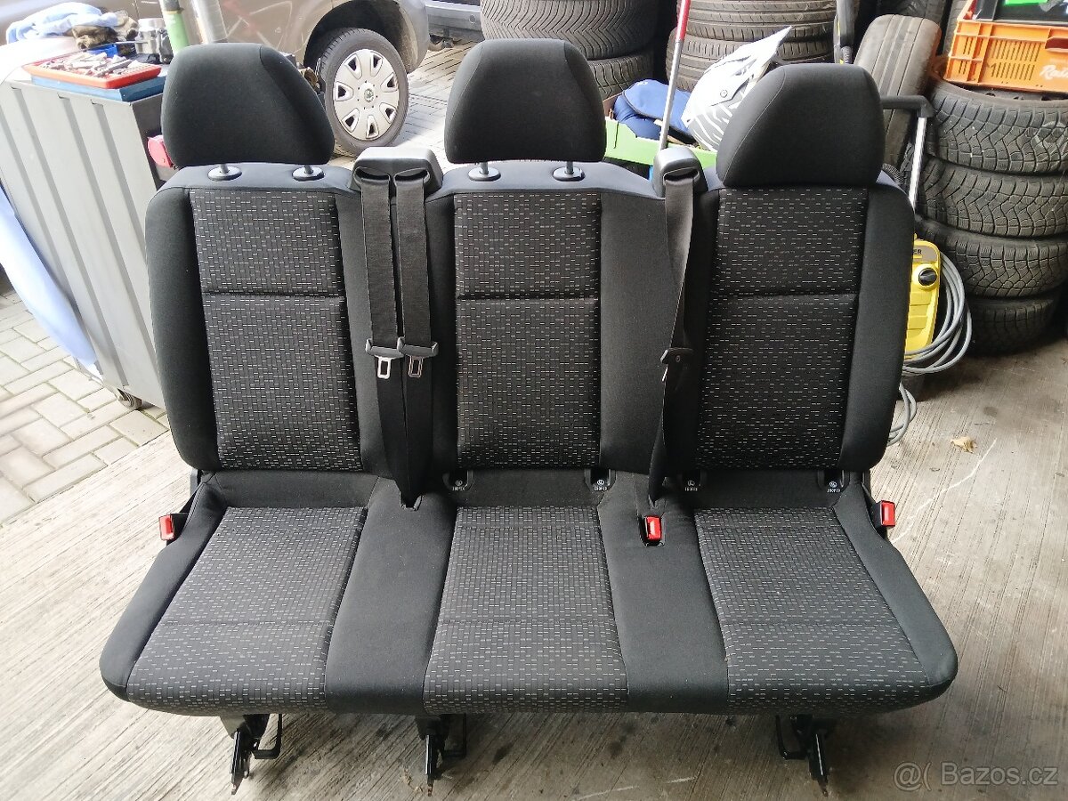 SEDADLA ZADNÍ TŘETÍ ŘADA MERCEDES VITO