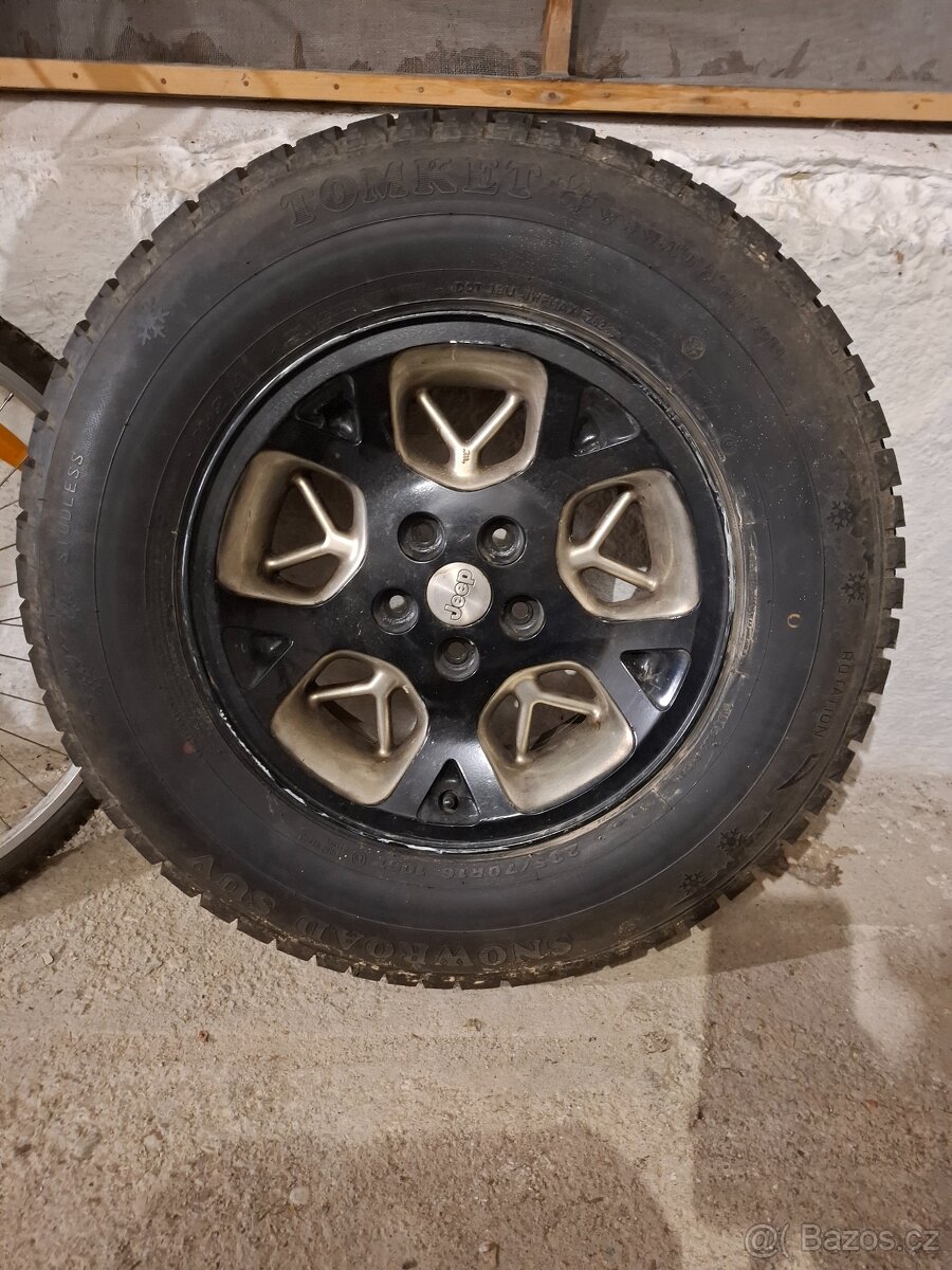 Kola jeep cherokee kj