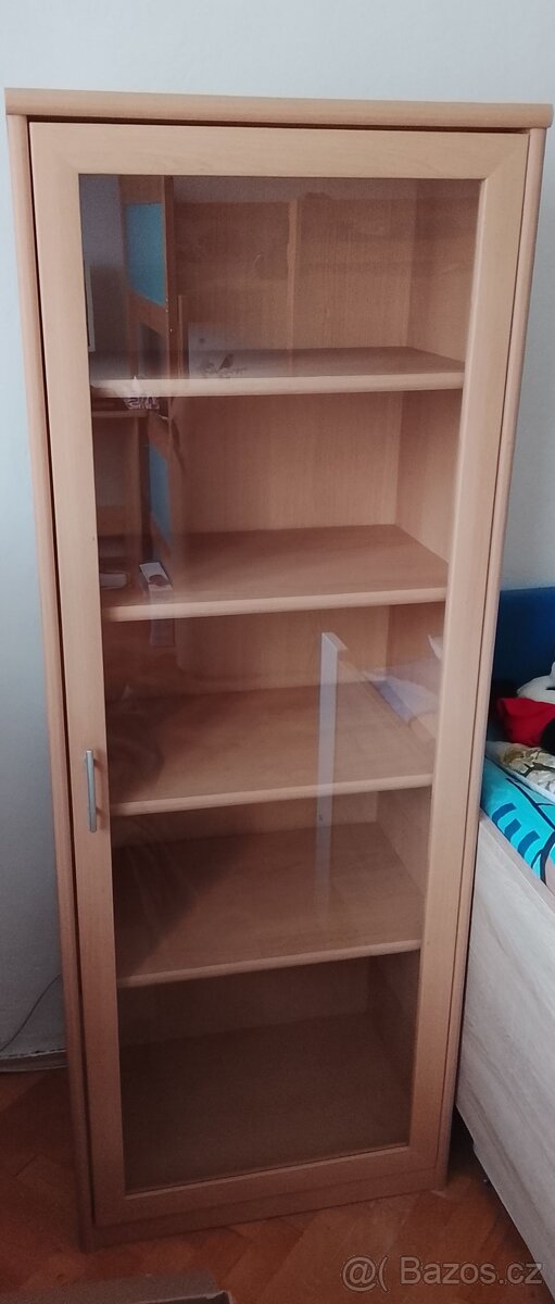 Prosklené skříňky 2ks