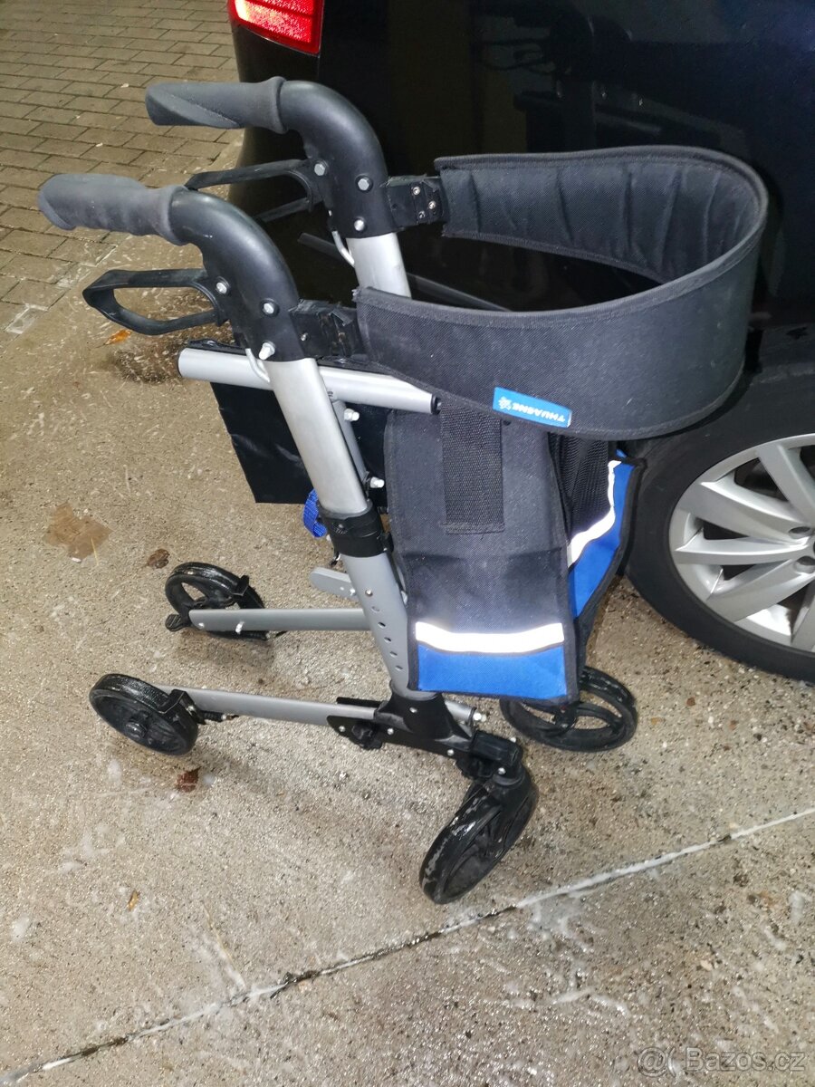 Prodám zdravotní vozík pro postižené skládací