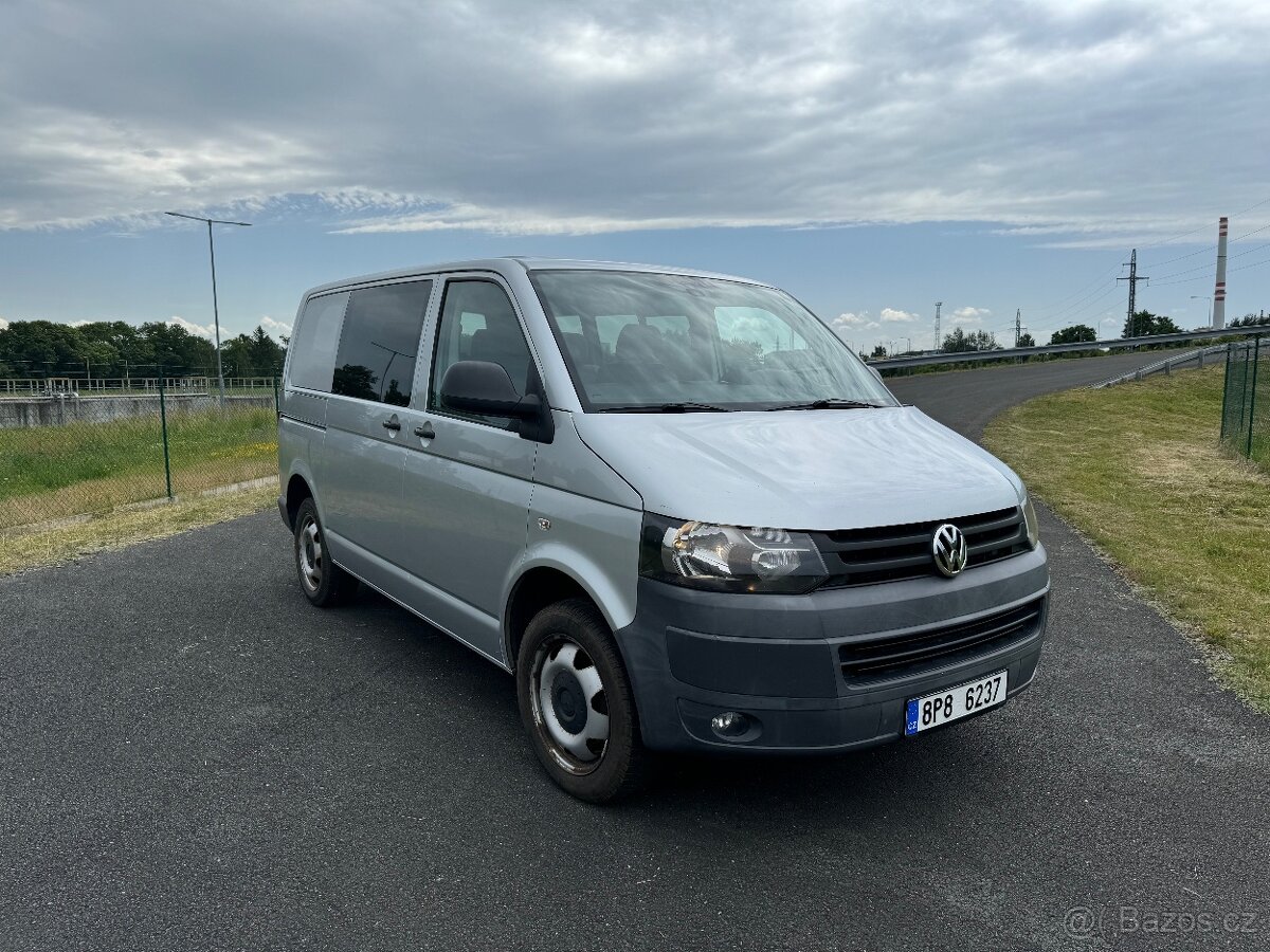 Vw T5 8-9mist 2.0tdi 103kw DSG webasto 2.majitel nebourane