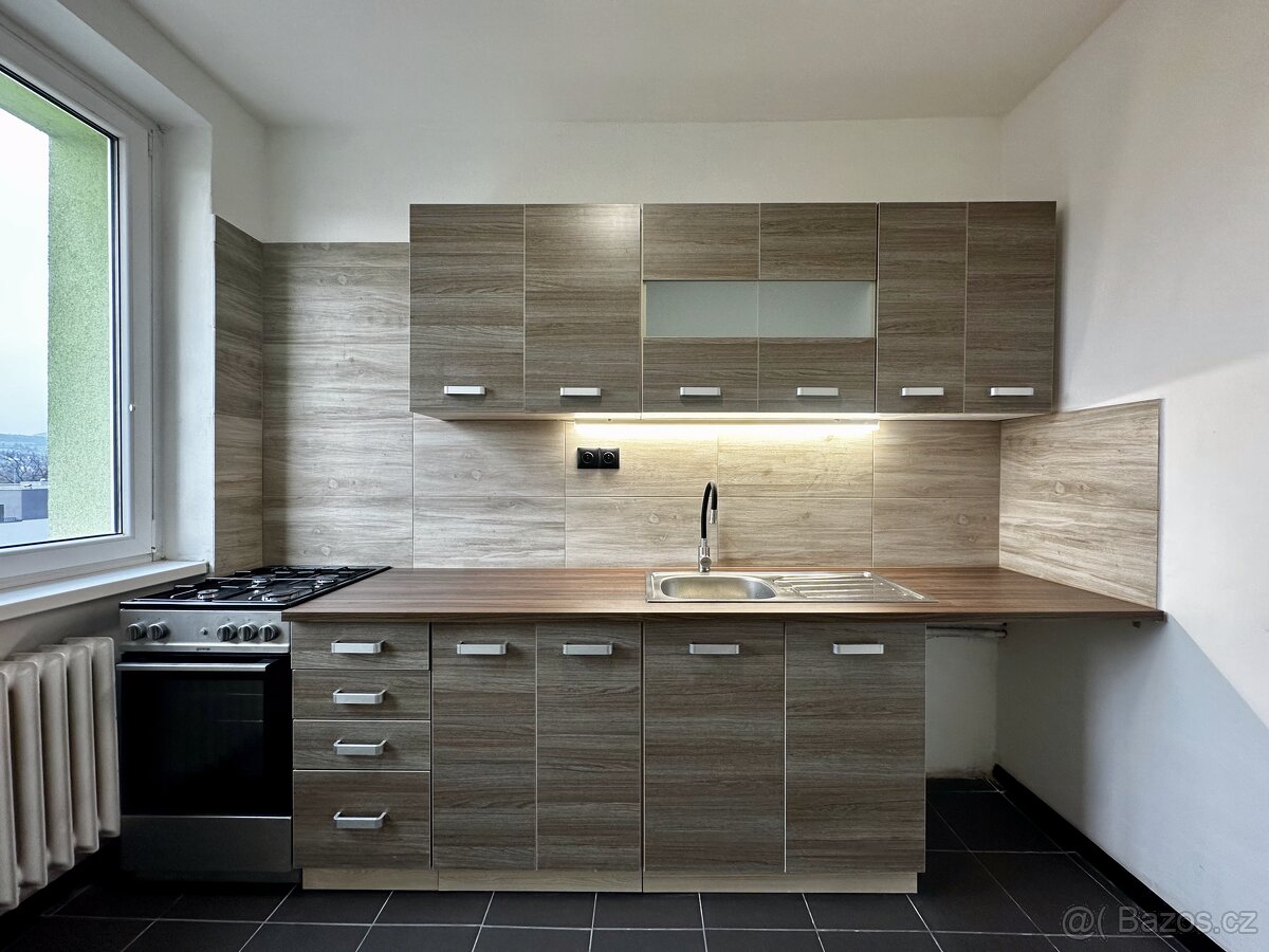 Pronájem prostorného bytu 3+1 Lovosice, ulice Terezínská