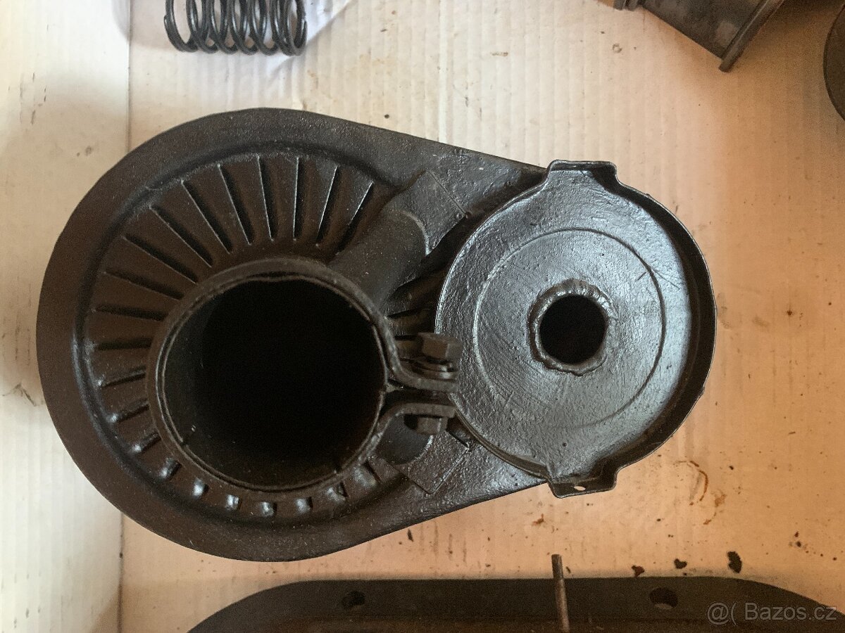 Prodám náhradní díly na Zetor 25.