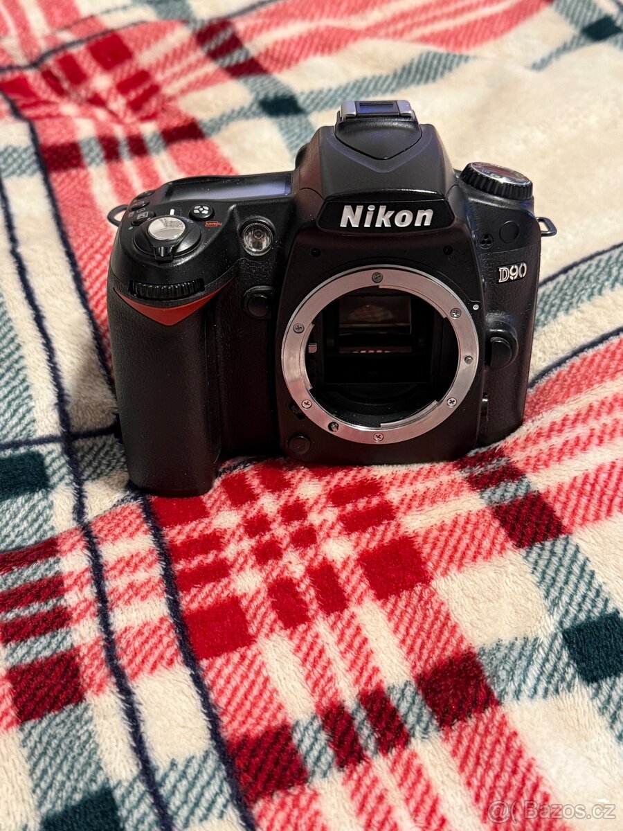Nikon D90