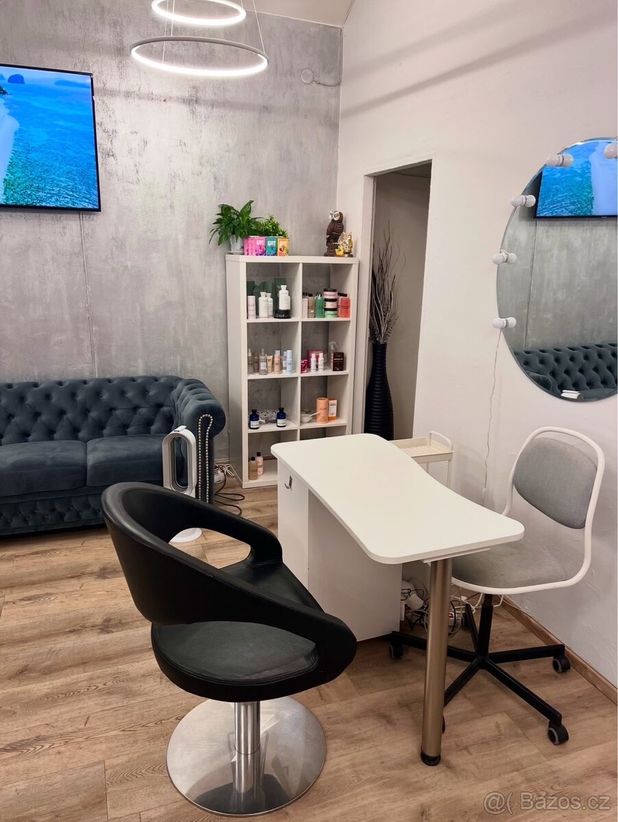 pronájem místa pro manikérku v salonu Praha 3.