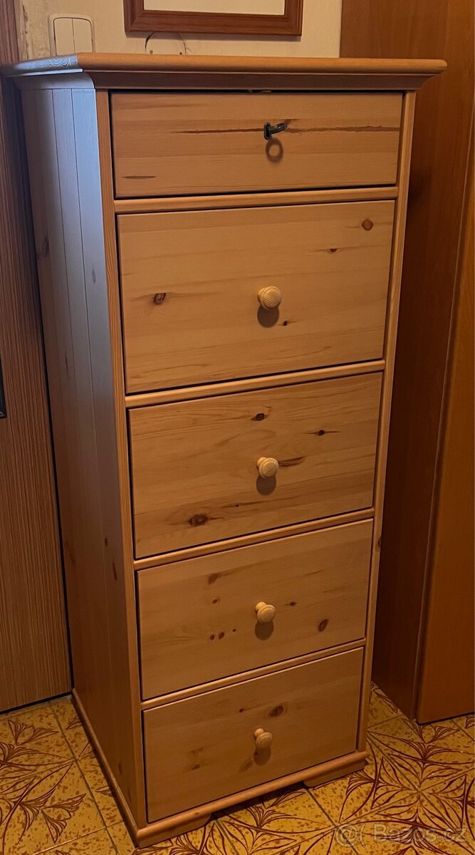 Krásná komoda - prádelník, 5 zásuvek