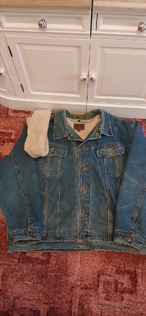 Hezká riflová bunda zn.Lee