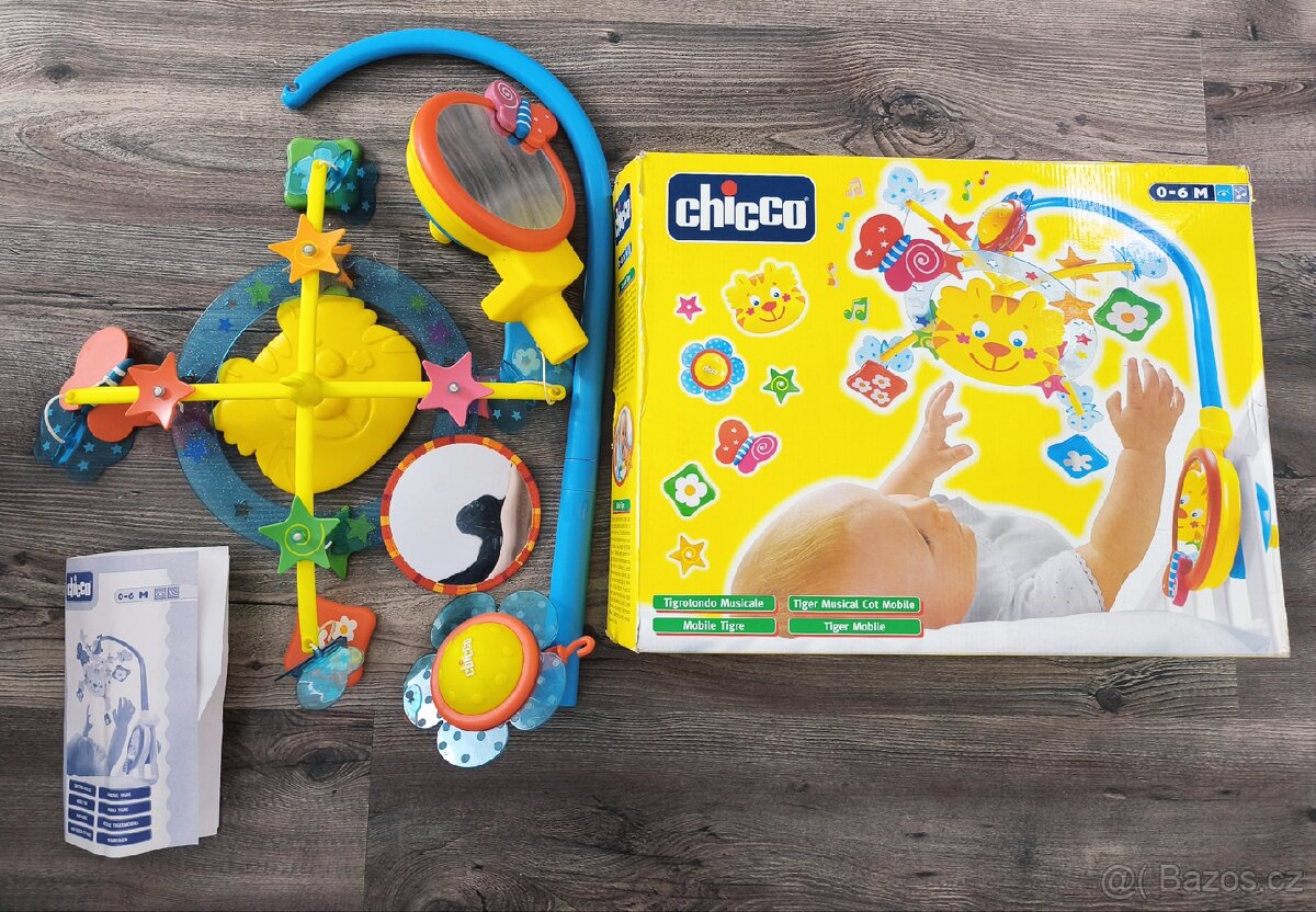 Kolotoč nad postýlku