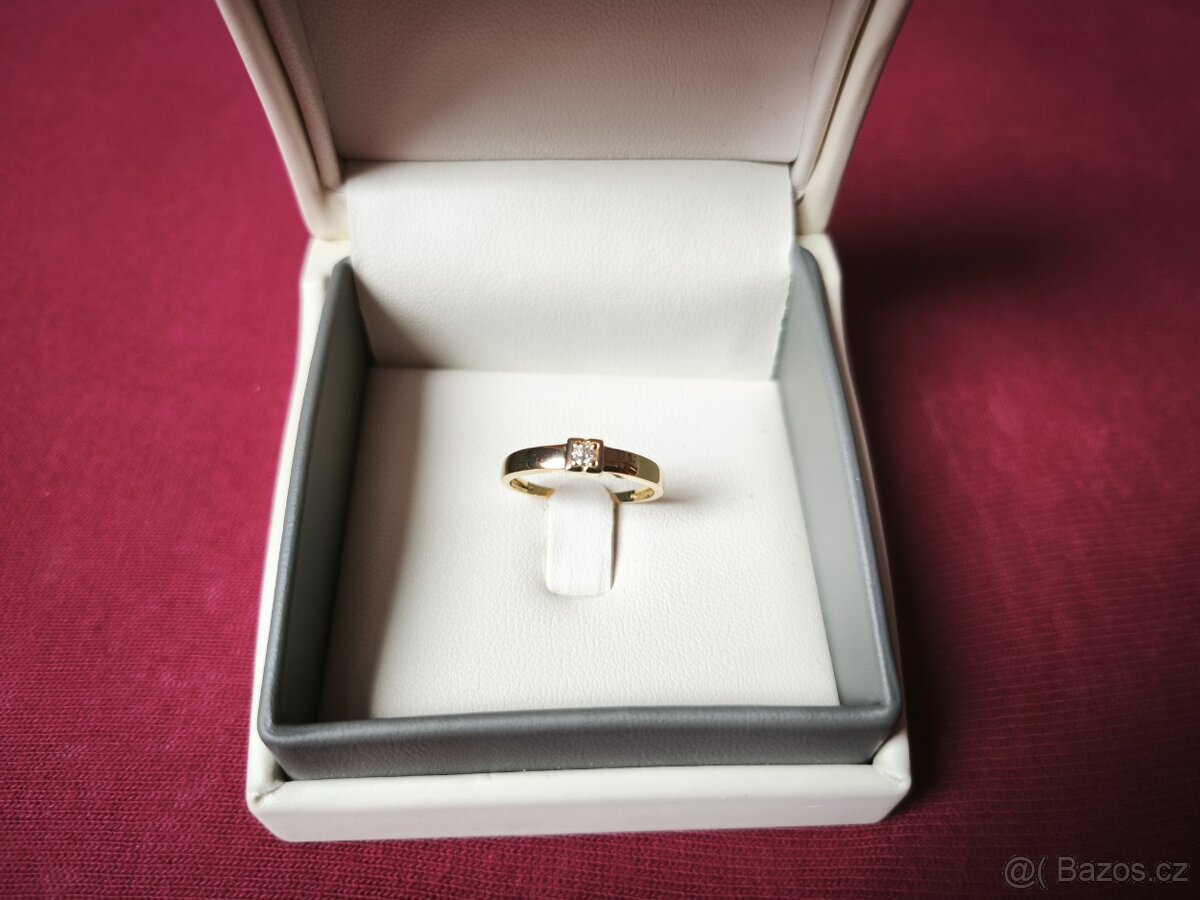 Prsten s diamantem