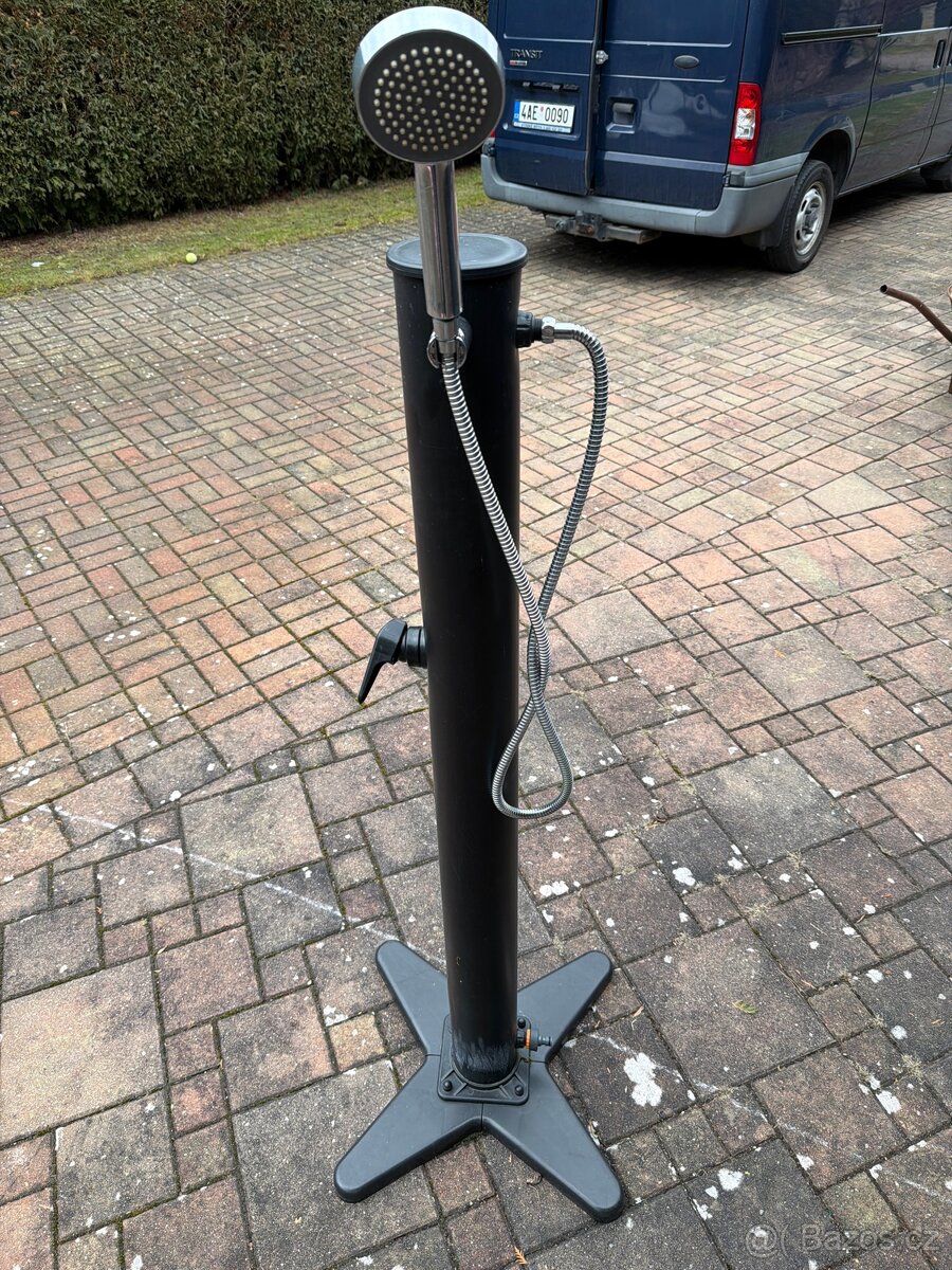 Solární zahradní sprcha