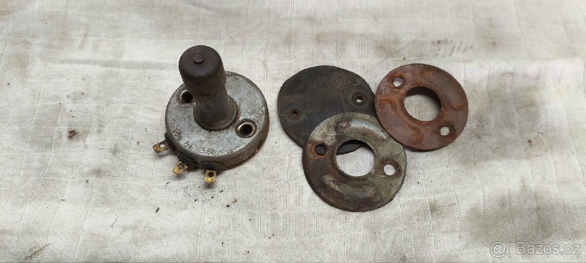 Nožní přepínač světel