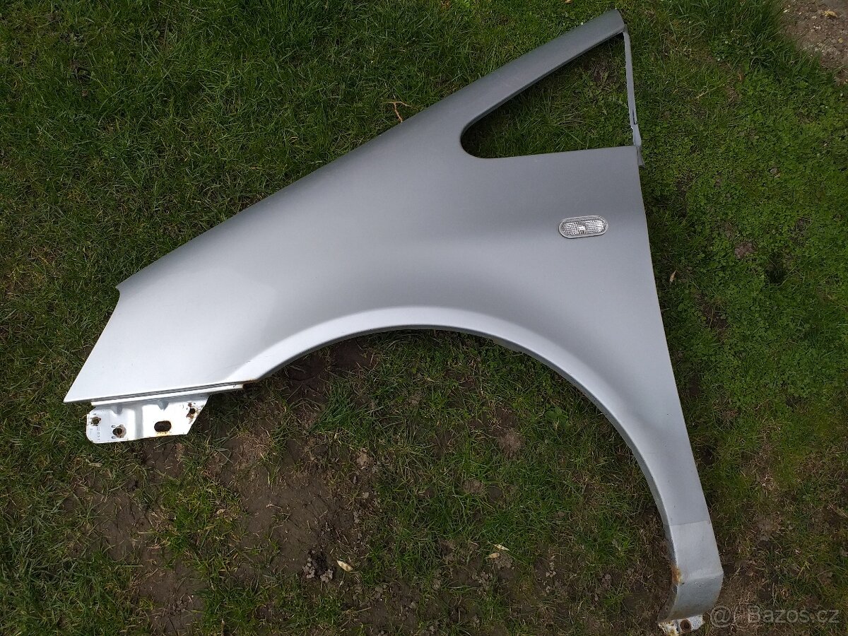 Blatník přední Ford Galaxy r.v.2004