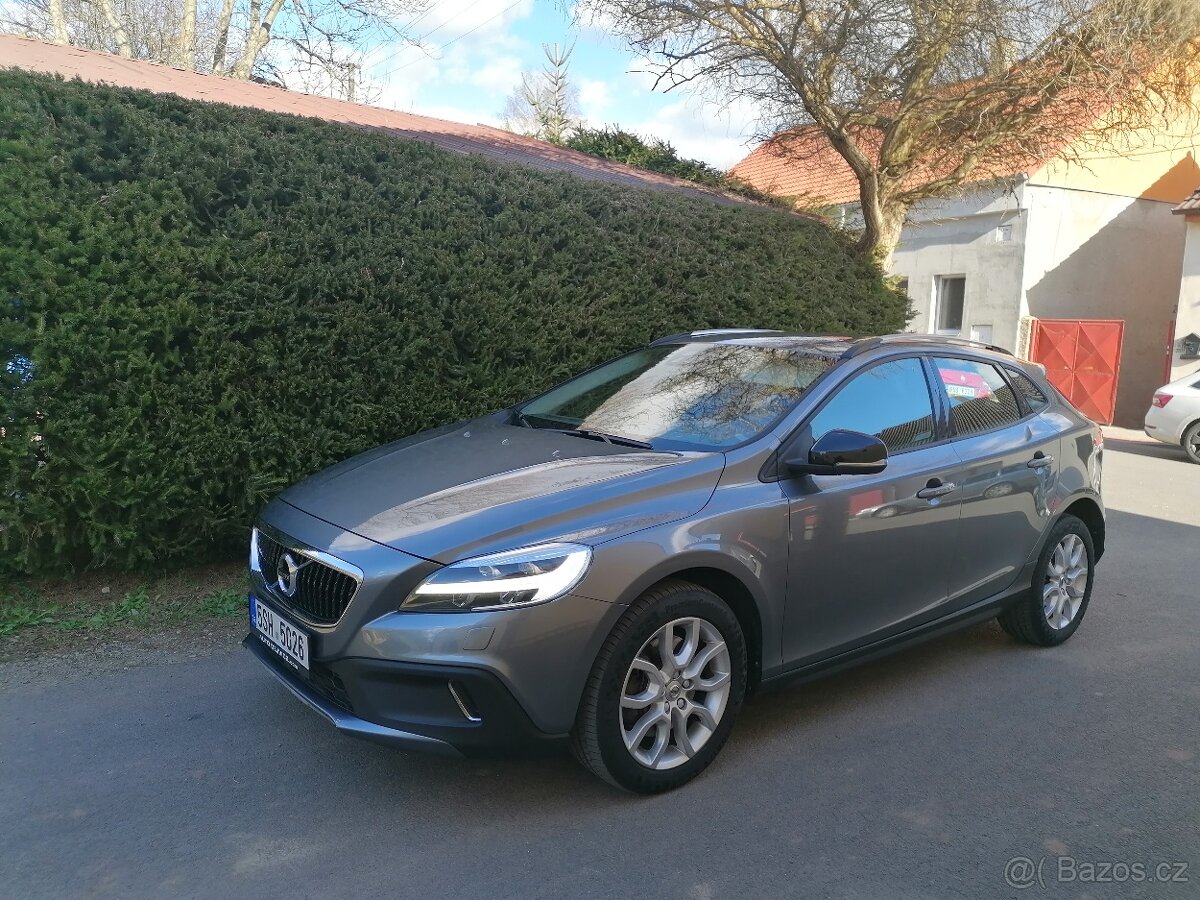 Volvo V40, D3 Cross Country Momentum