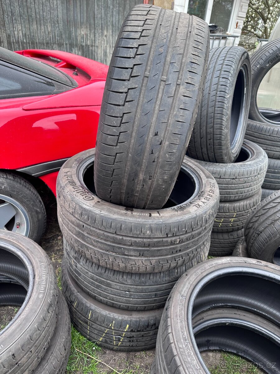 Letní sada pneu 235/45 R18 - Continental