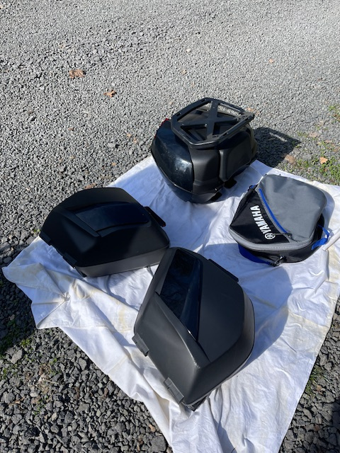 Prodám motokufry Yamaha Tracer 9GT sada 3 kusů vč. přísl.