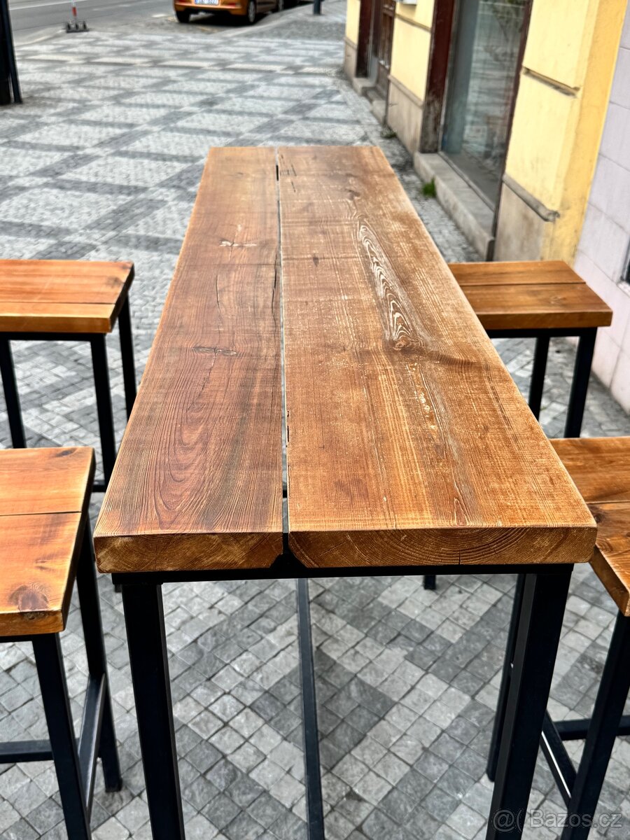 Barové stoly z masivu včetně židlí z masivu