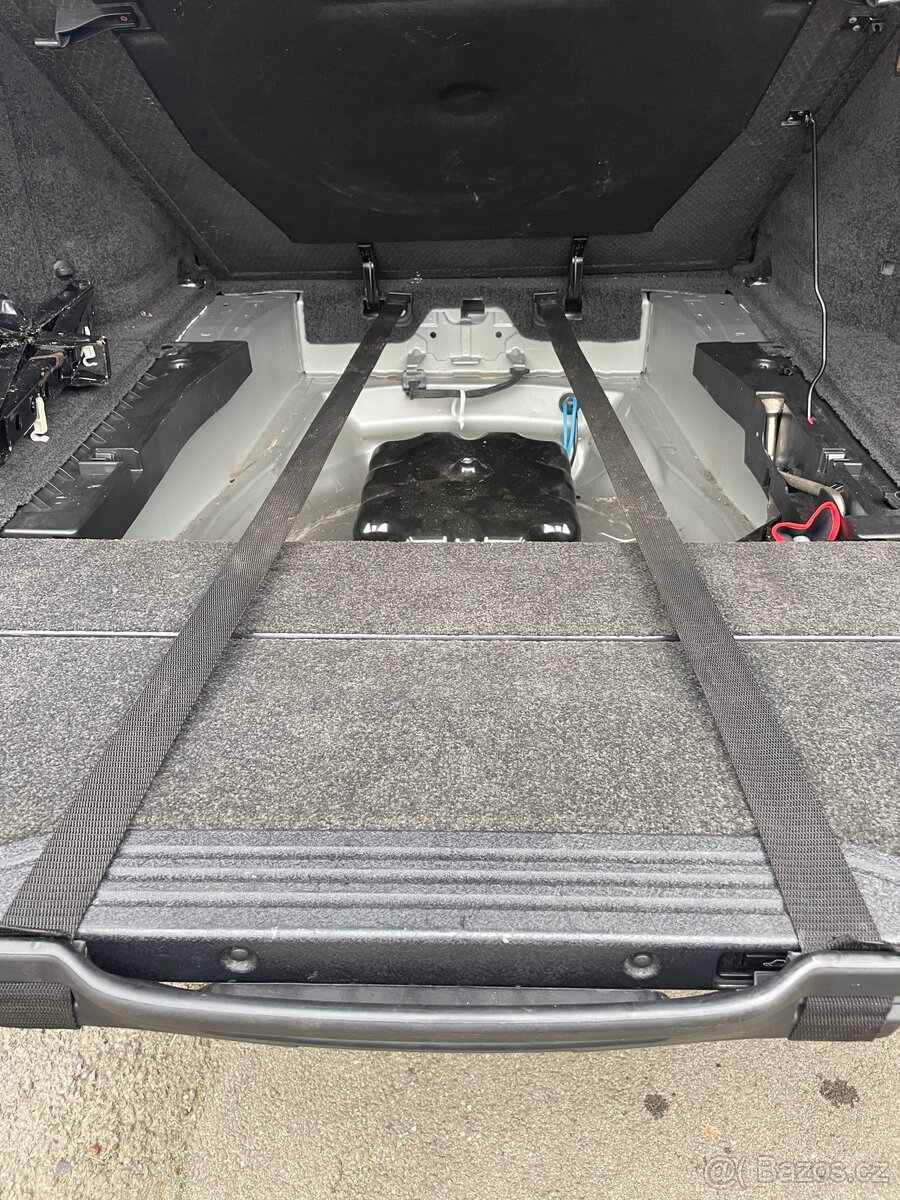 Range Rover L322 popruhy pro rezervu